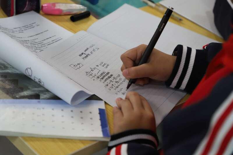 打当面鼓，准确指是指什么生肖？友爱作答，落实解释