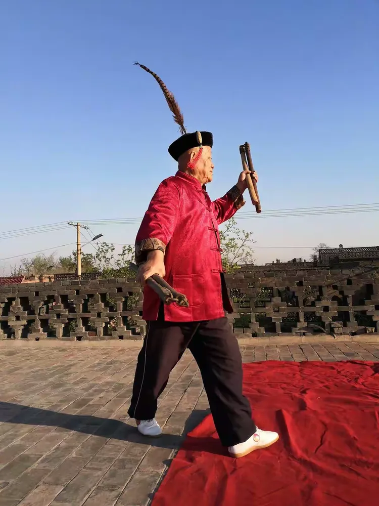 舞刀弄枪与和谐共舞，探索生肖之谜