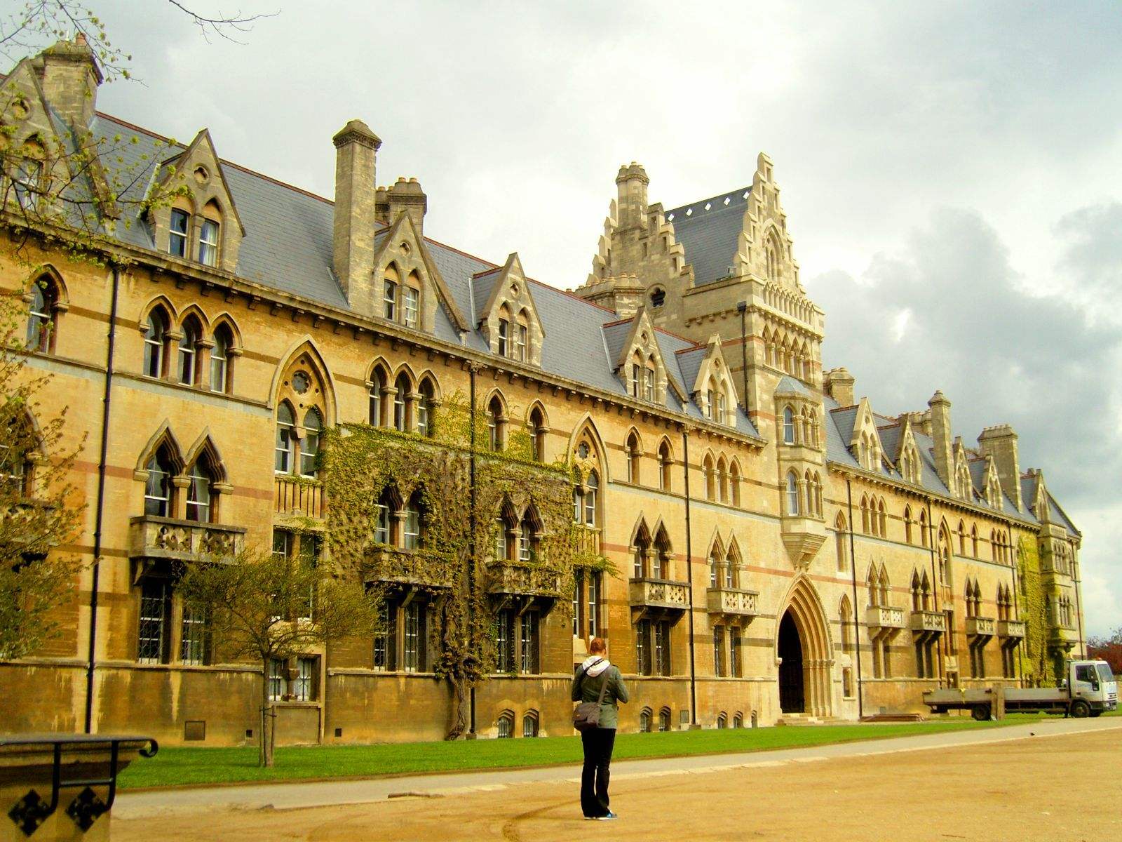 一日两比乾坤天猜一生肖，热议解释落实