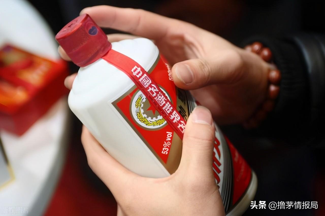 鸡飞蛋打，猜一生肖的温馨解析与文化解答