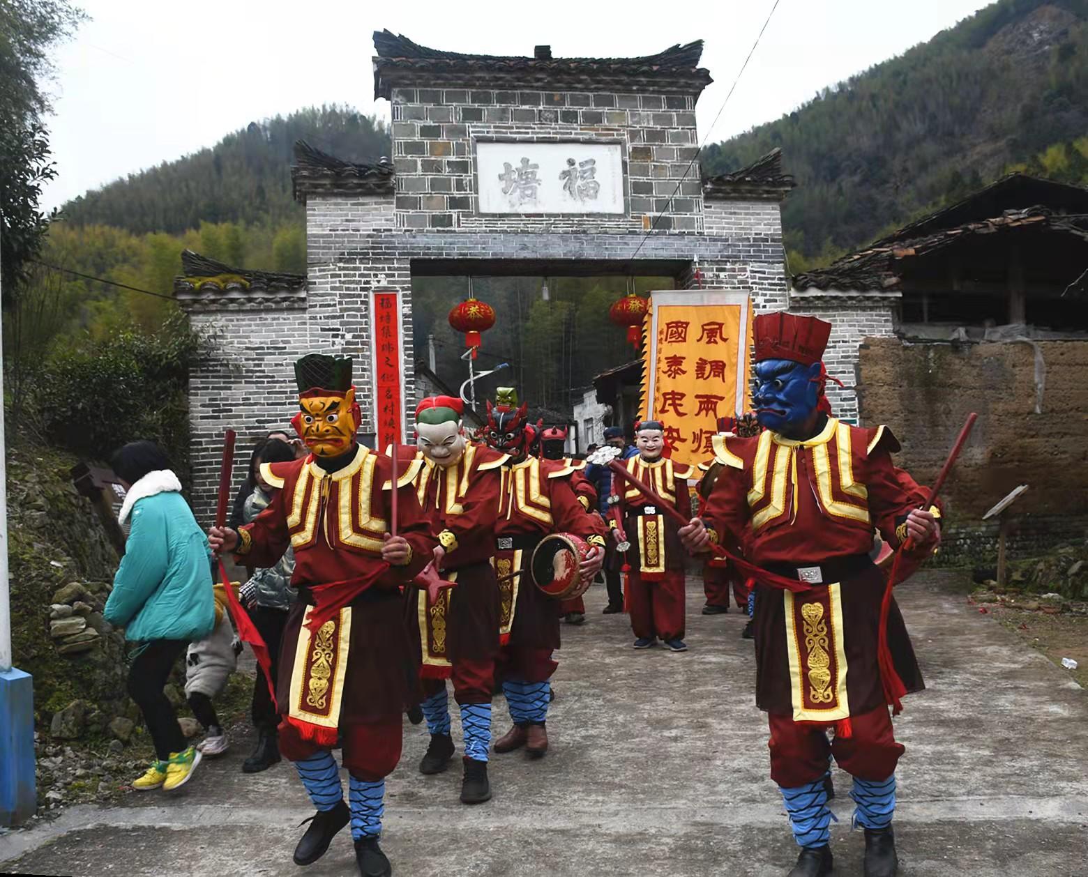 雨打灯笼猜一动物，解密自然界的智慧与美
