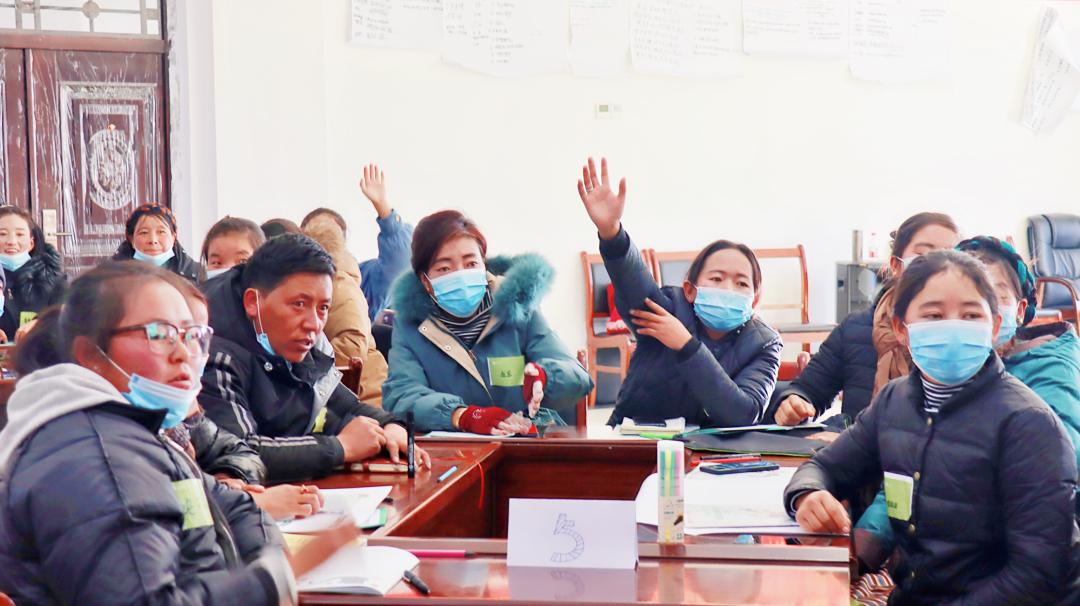 十五云开凤展翎猜一生肖，通用解释落实