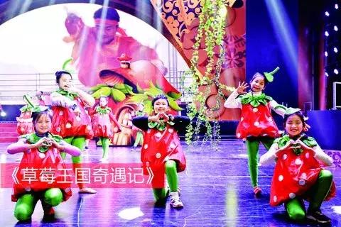 草莓与生肖的奇妙联结，揭秘背后的文化寓意与习俗