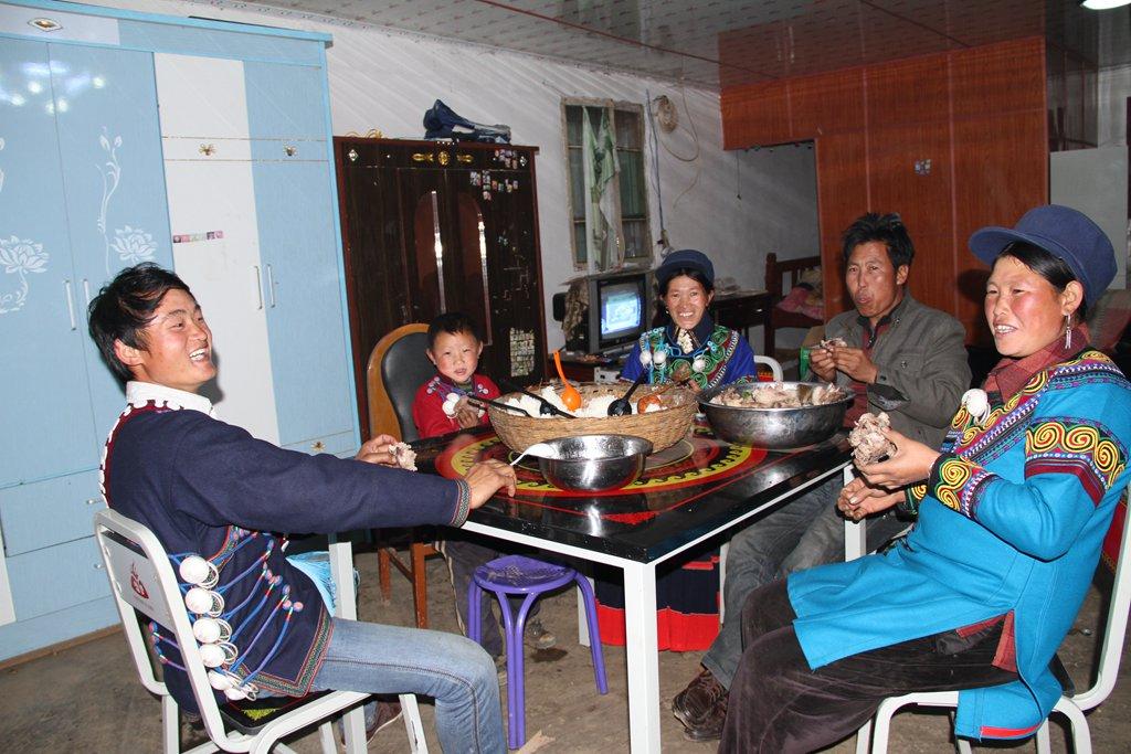 十二生肖吃肉的动物，的温馨解析与文化解答