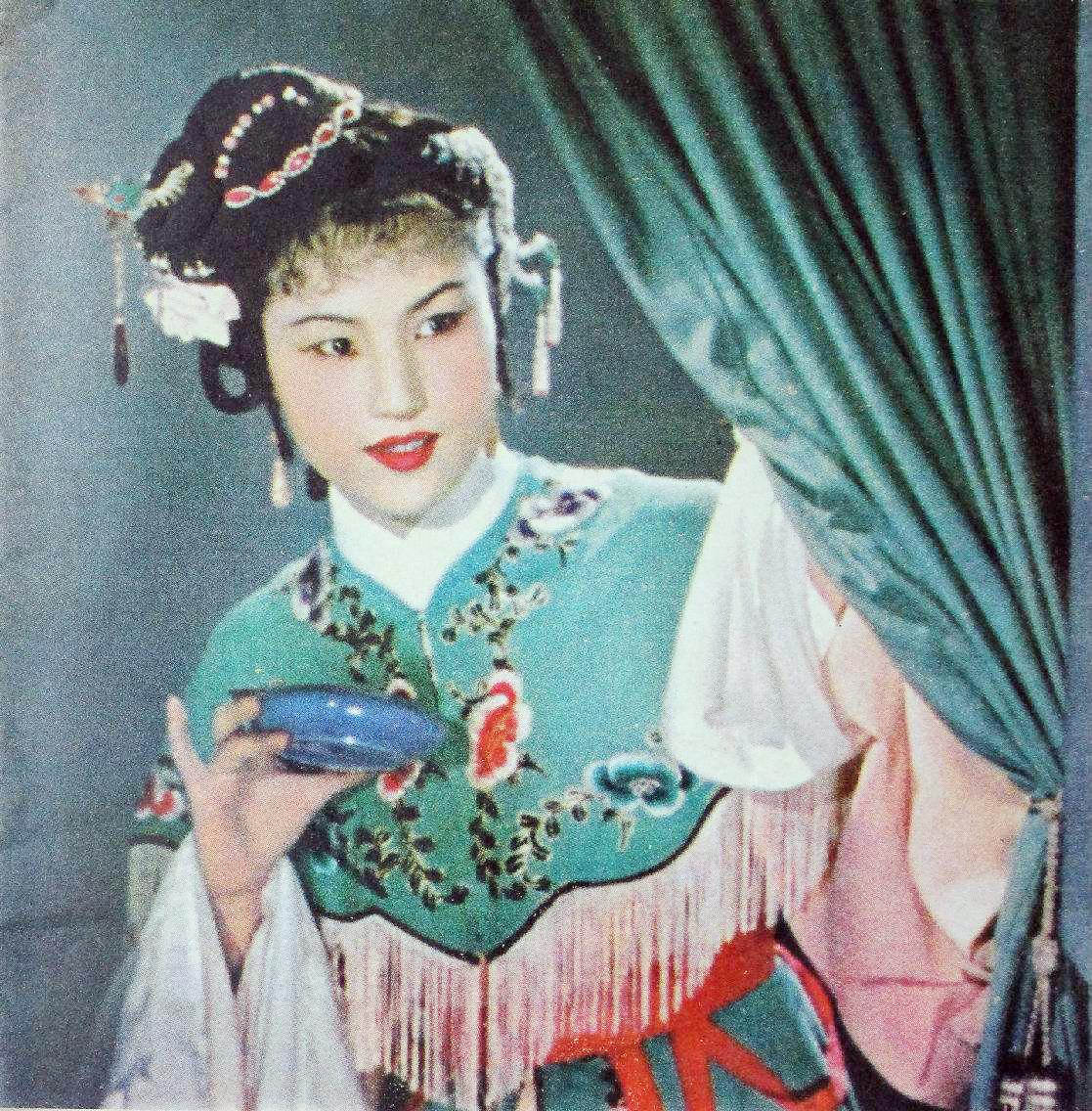 壁上土与生肖的神秘联系，揭秘与积极解读