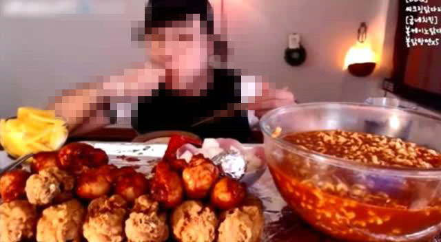 狼吞虎咽，揭秘生肖中的大胃王—猪