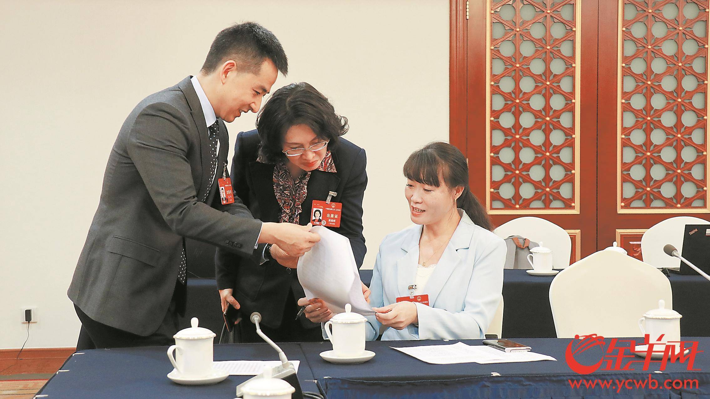 傍门依户猜一生肖,采民作答落实解释 傍门依户猜一生肖,采民作答落实解释