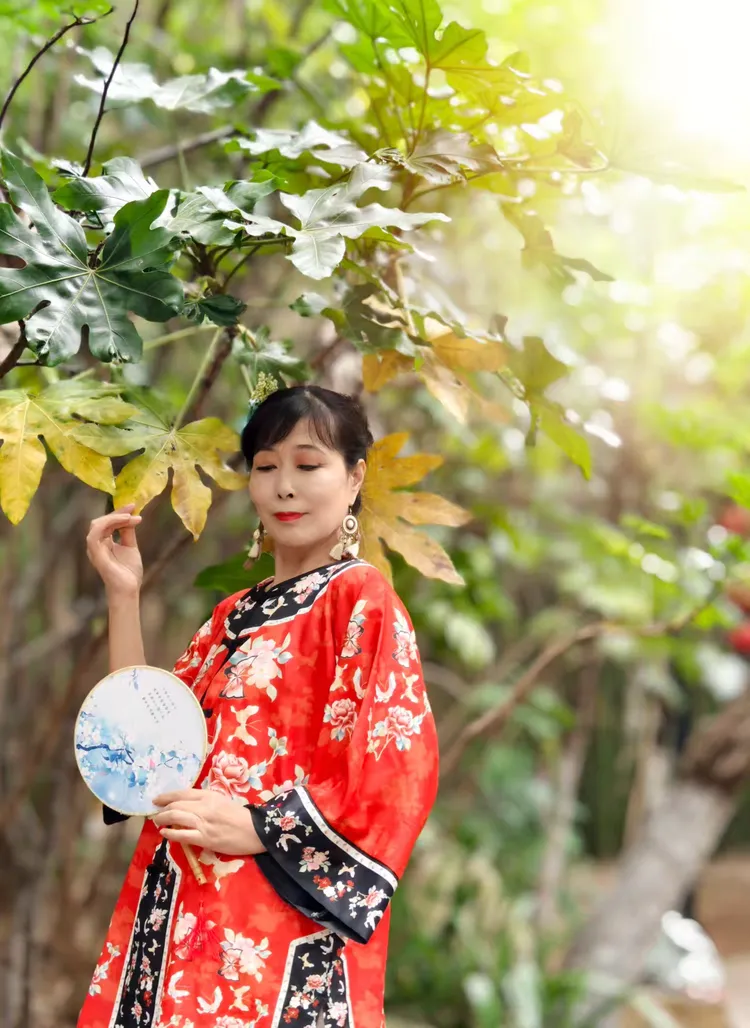 东盼西盼，揭秘生肖之谜