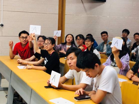 海说神聊猜一生肖，积极作答，落实解释