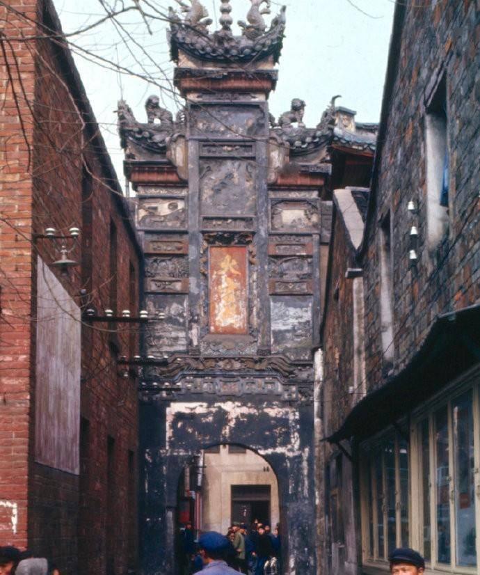 揭秘牛皮大王背后的生肖玄机，一场智慧与幽默的较量