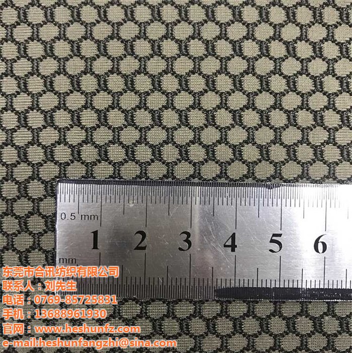 谜语探秘，二三五八四面围，猜一动物