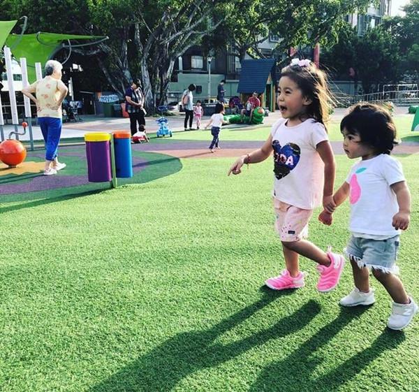 姐妹花智猜动物，一场智慧与默契的较量