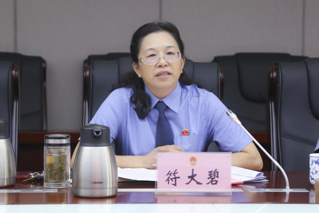 众人拾柴火焰高的生肖，解释与落实的和谐共舞