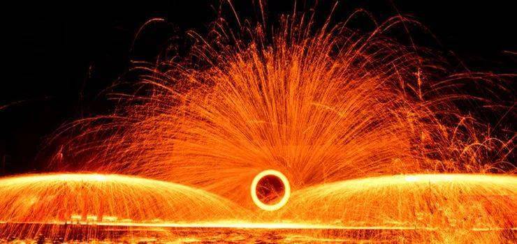 火树银花明盛开解猜一生肖，背后的坚韧与不屈