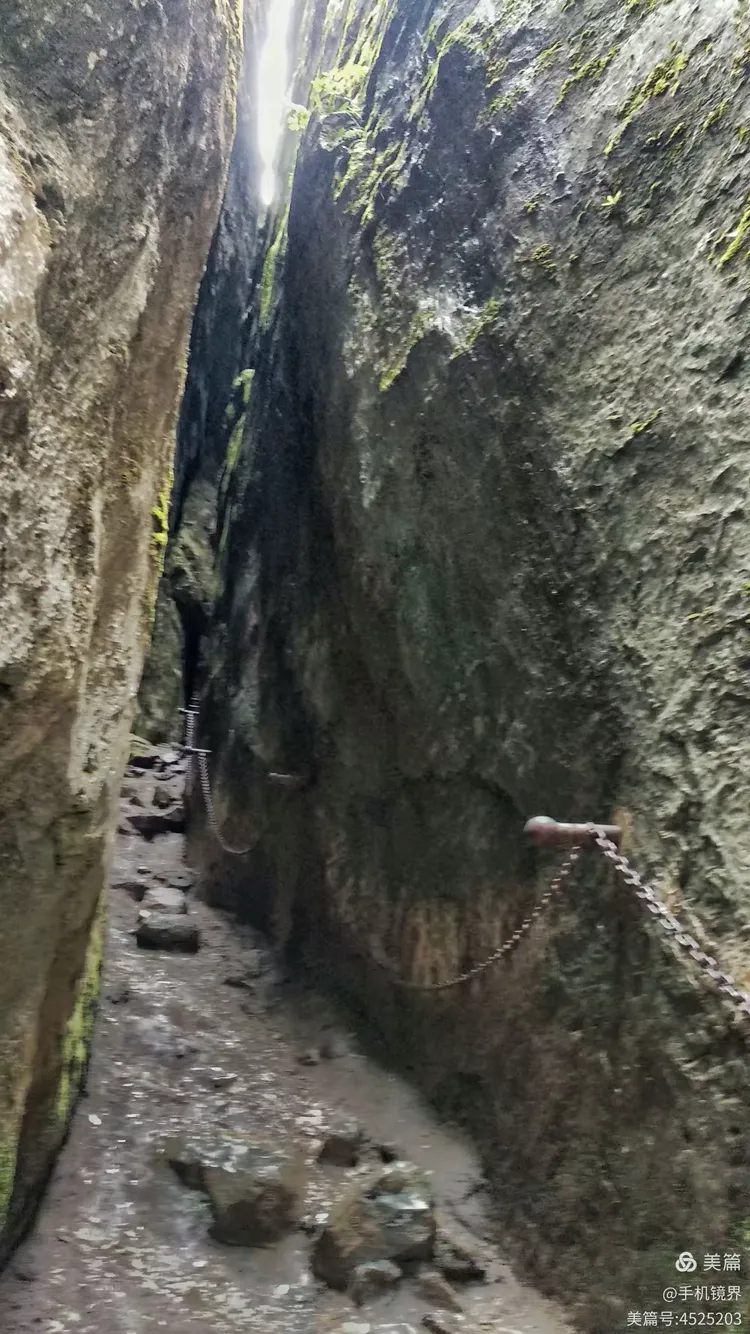 探秘五座山谷一线天背后的生肖奥秘