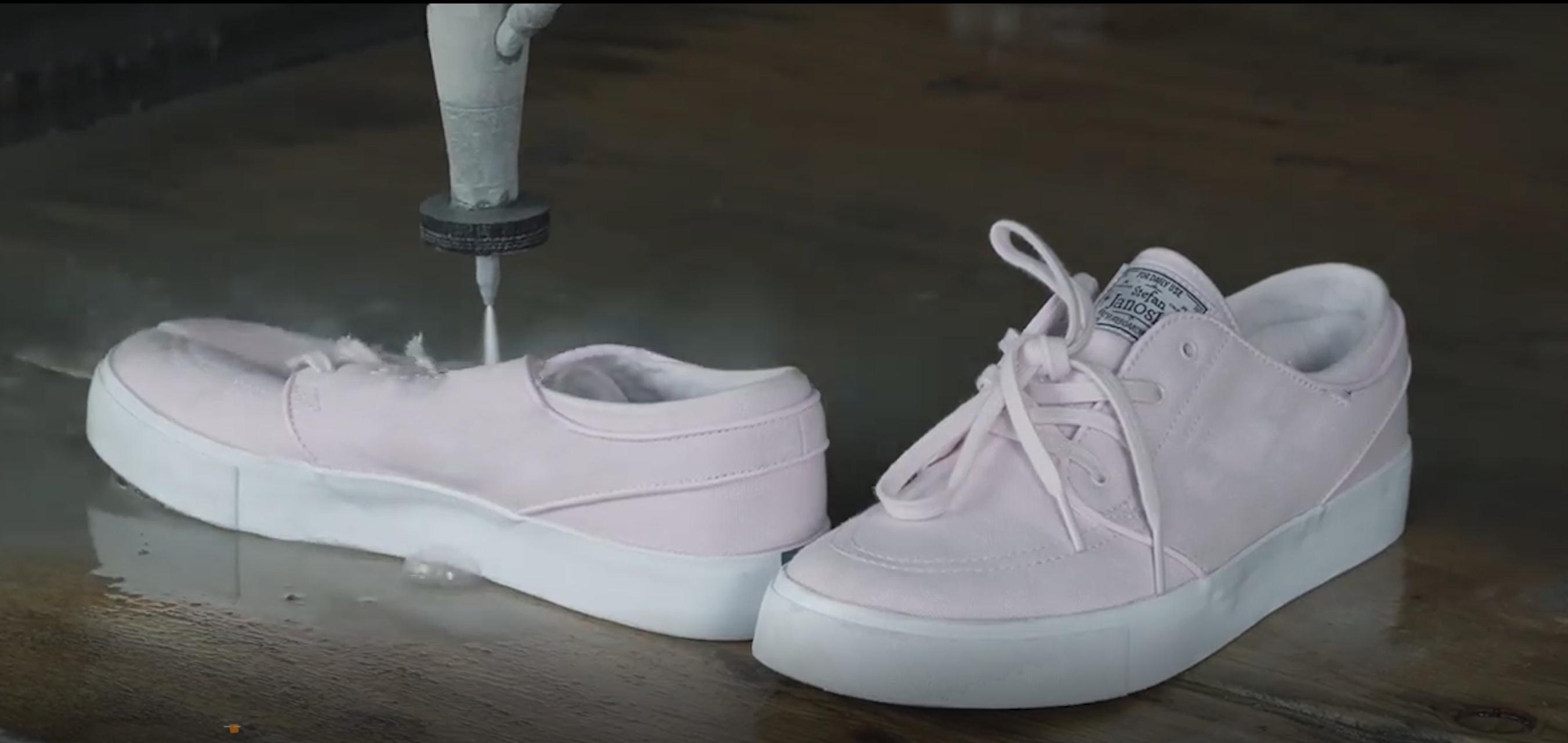 水滴石穿，生肖鼠的坚韧与智慧